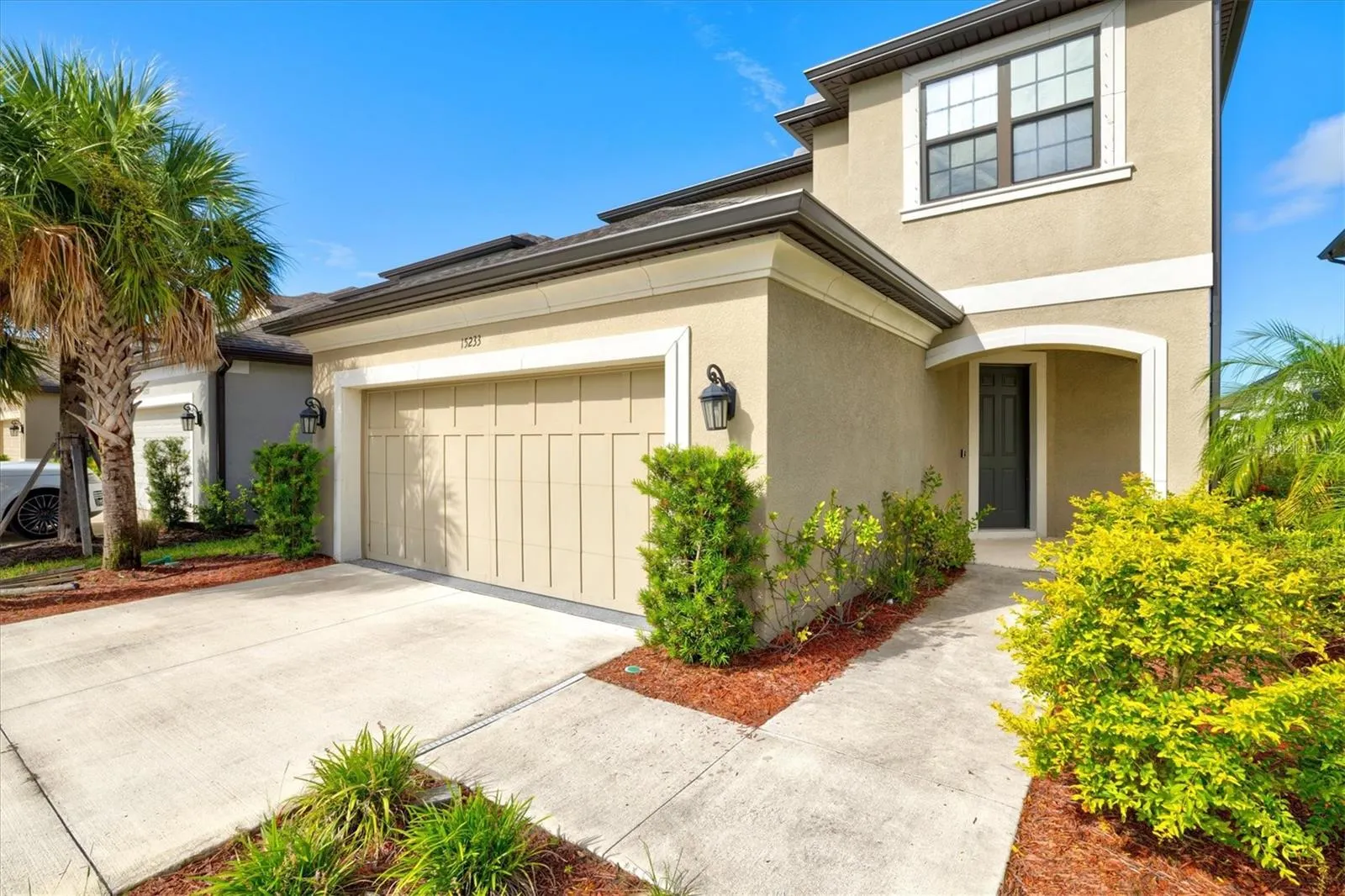 15233 SHADY PALMS LN