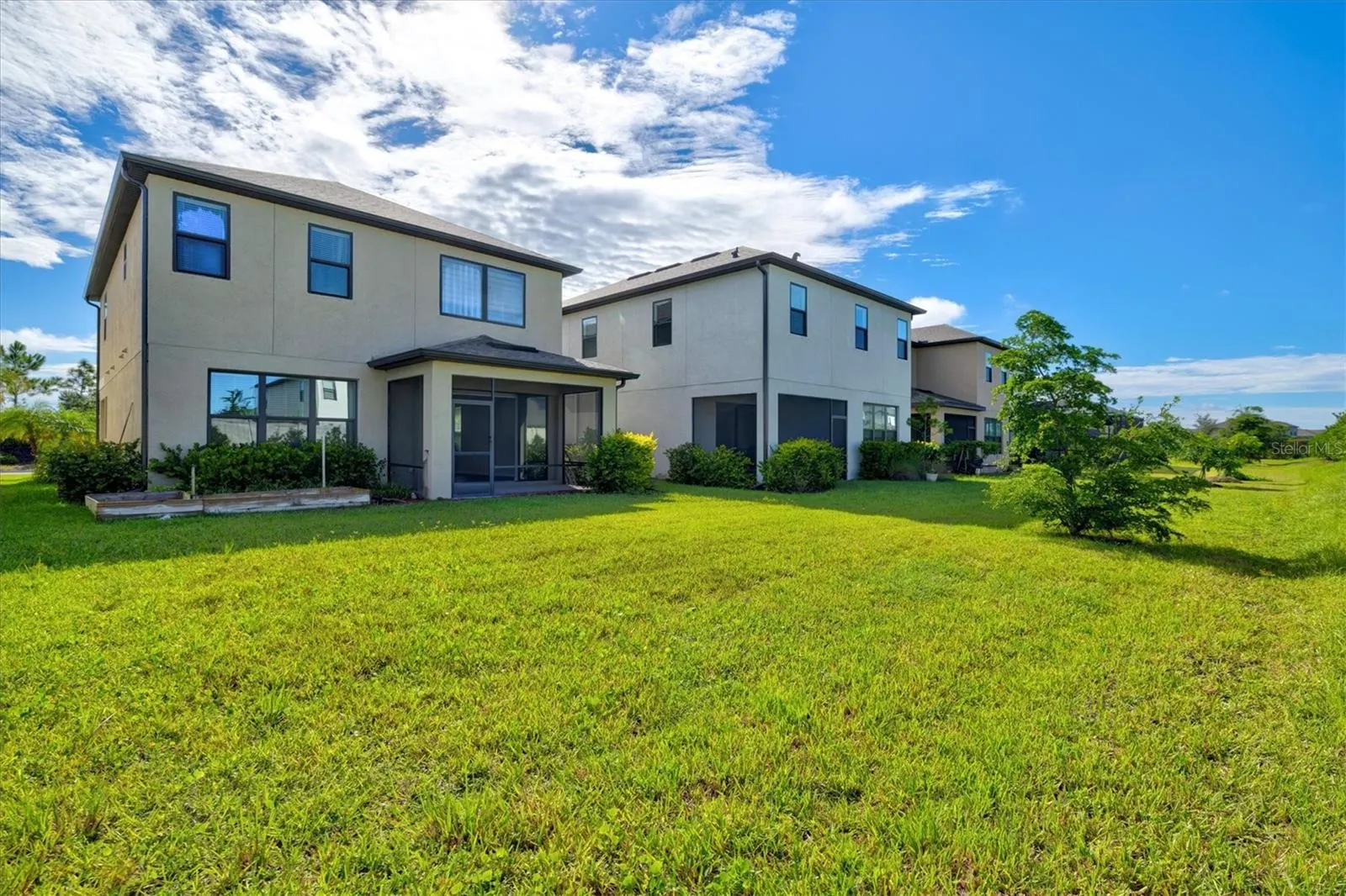 15233 SHADY PALMS LN