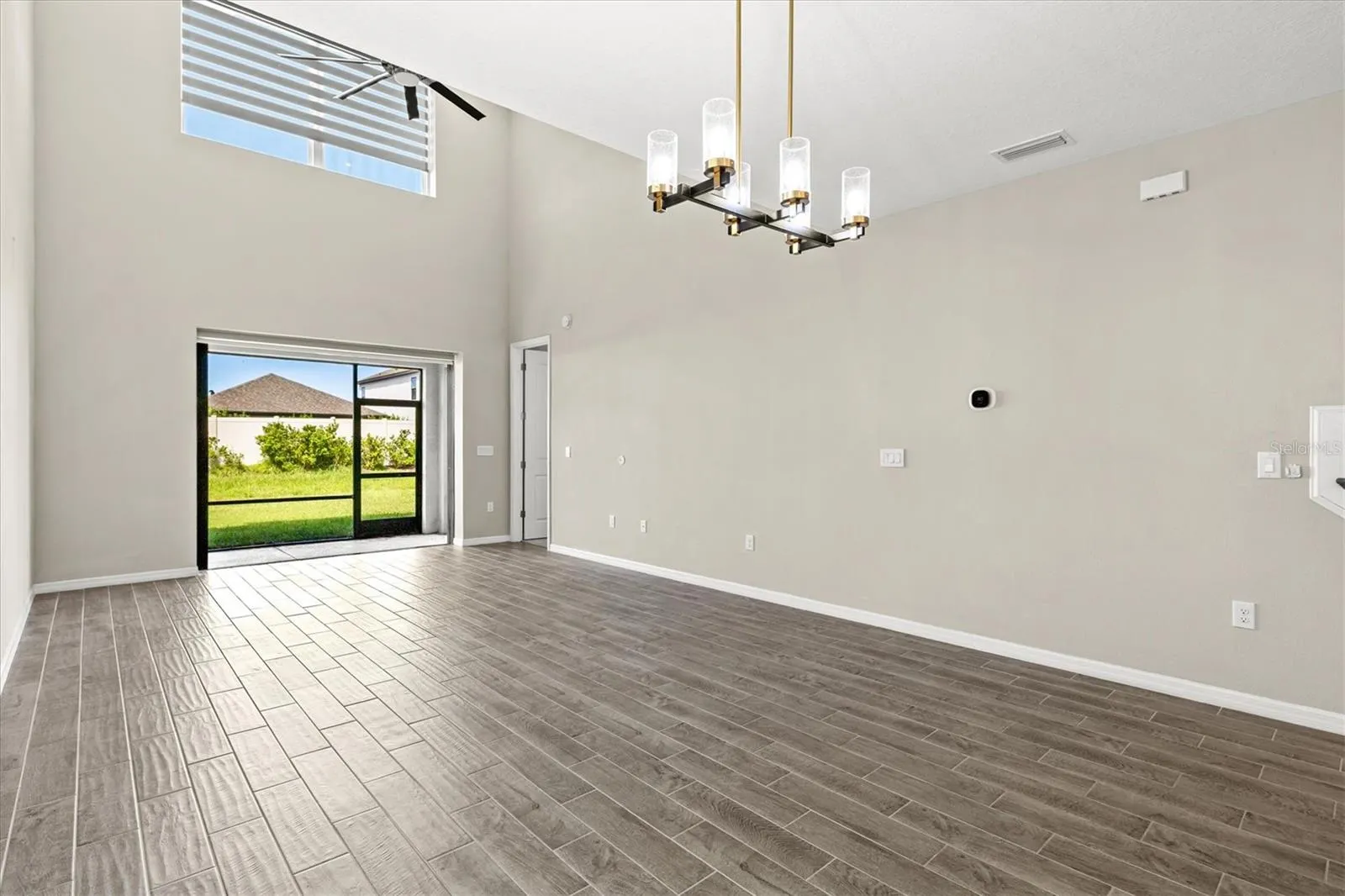 15233 SHADY PALMS LN
