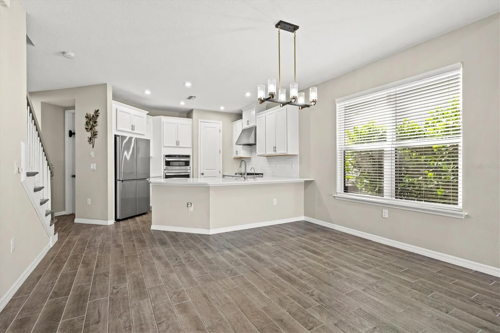 15233 SHADY PALMS LN
