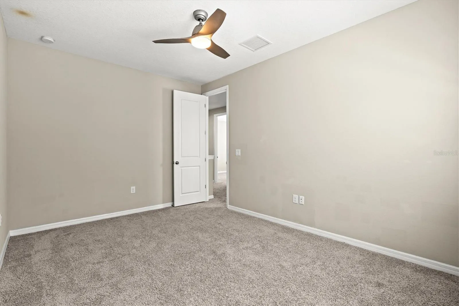 15233 SHADY PALMS LN
