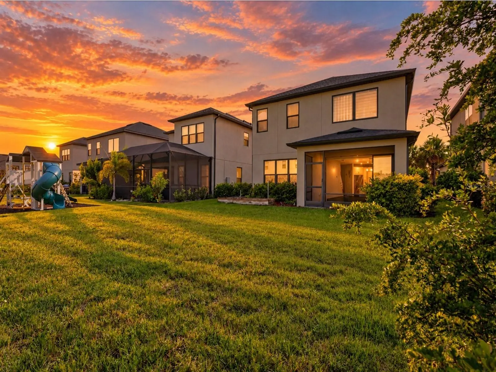 15233 SHADY PALMS LN
