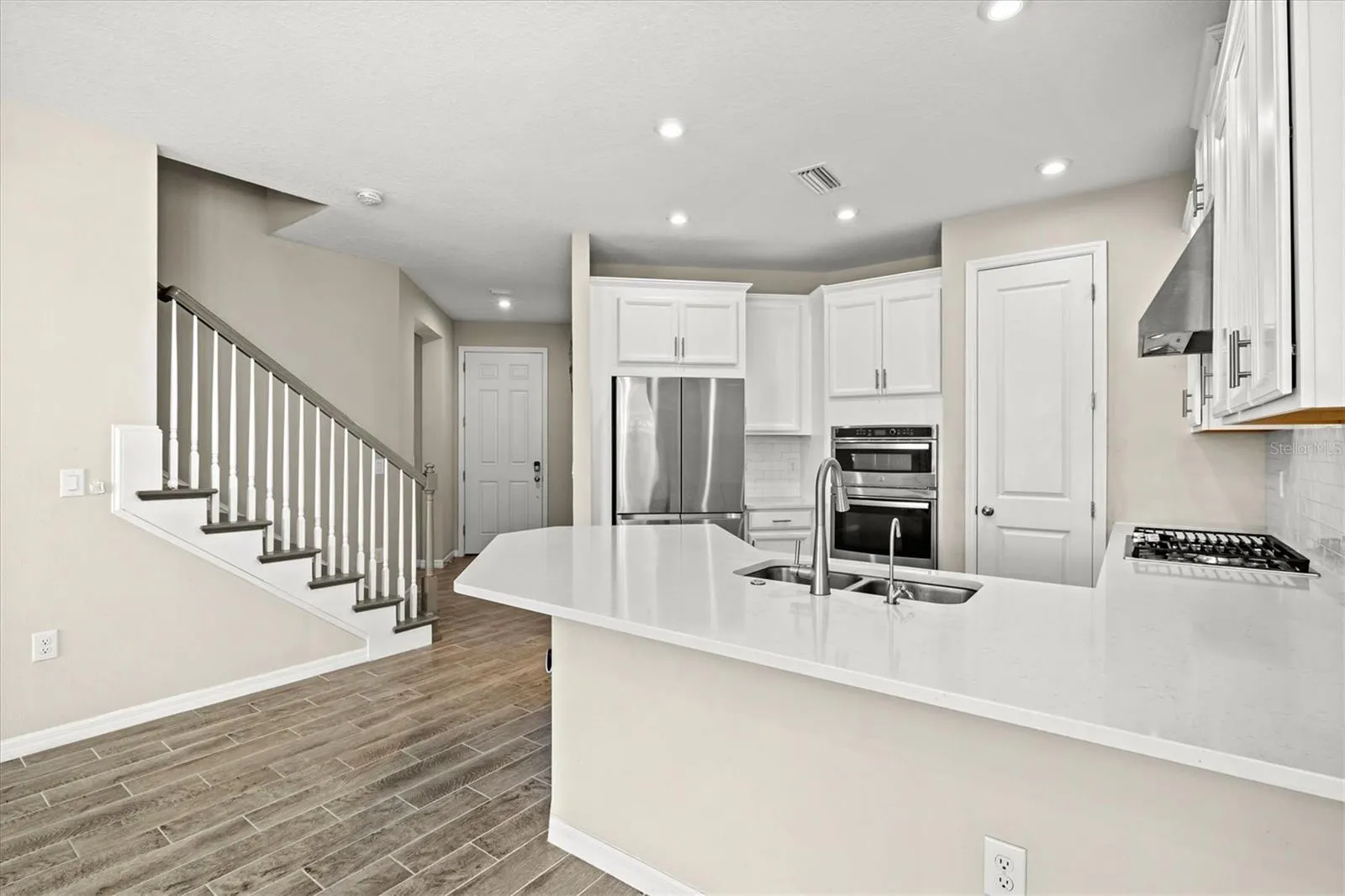 15233 SHADY PALMS LN