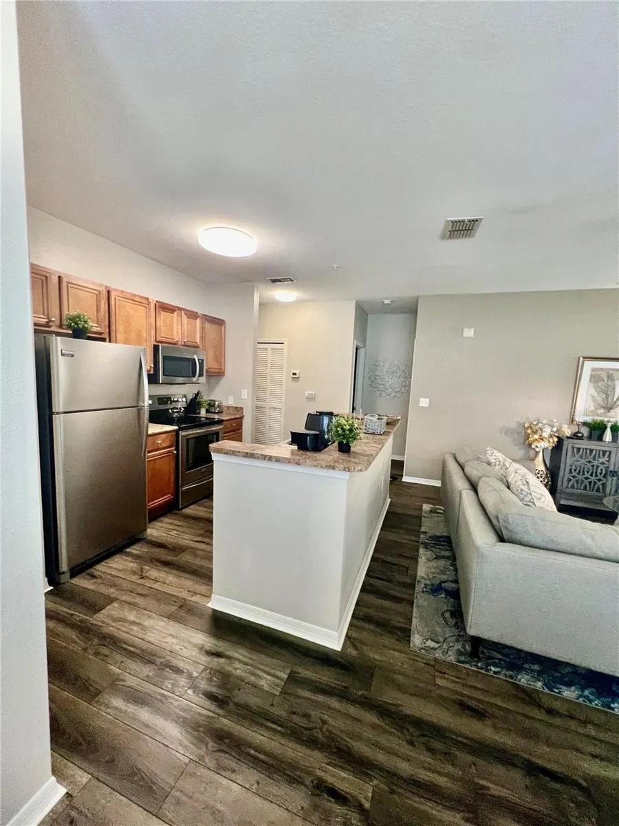 8341 38TH STREET CIR E #202 #202