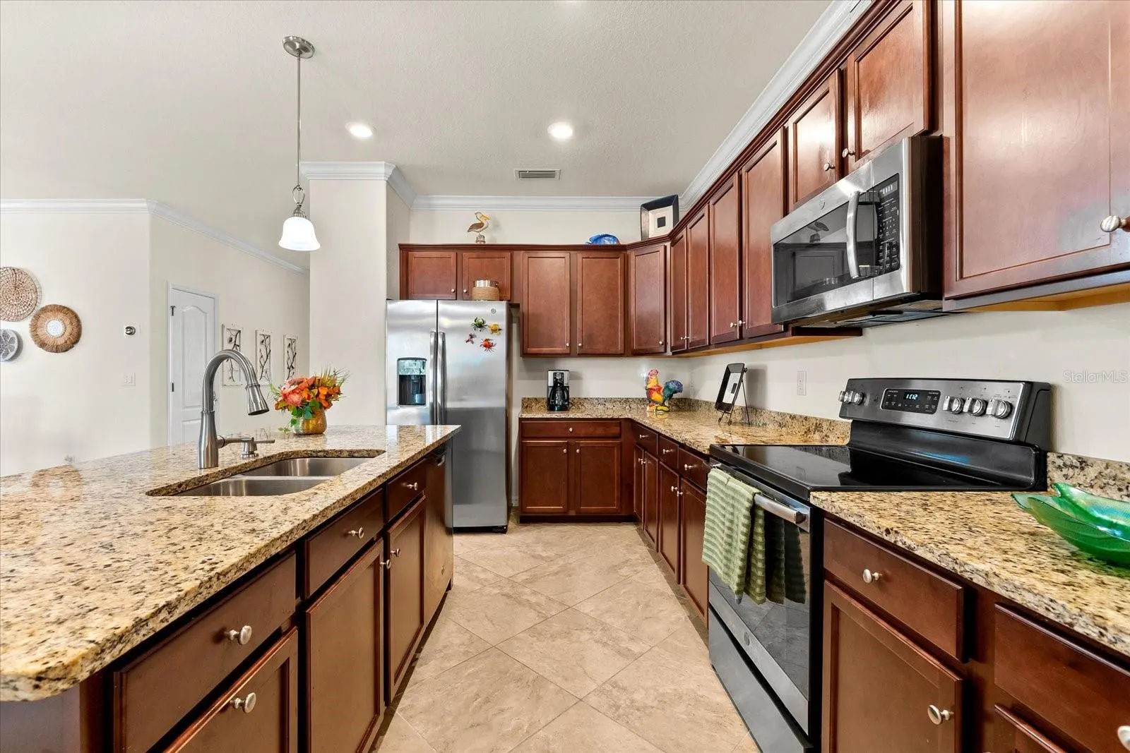12501 CINQUETERRE DR