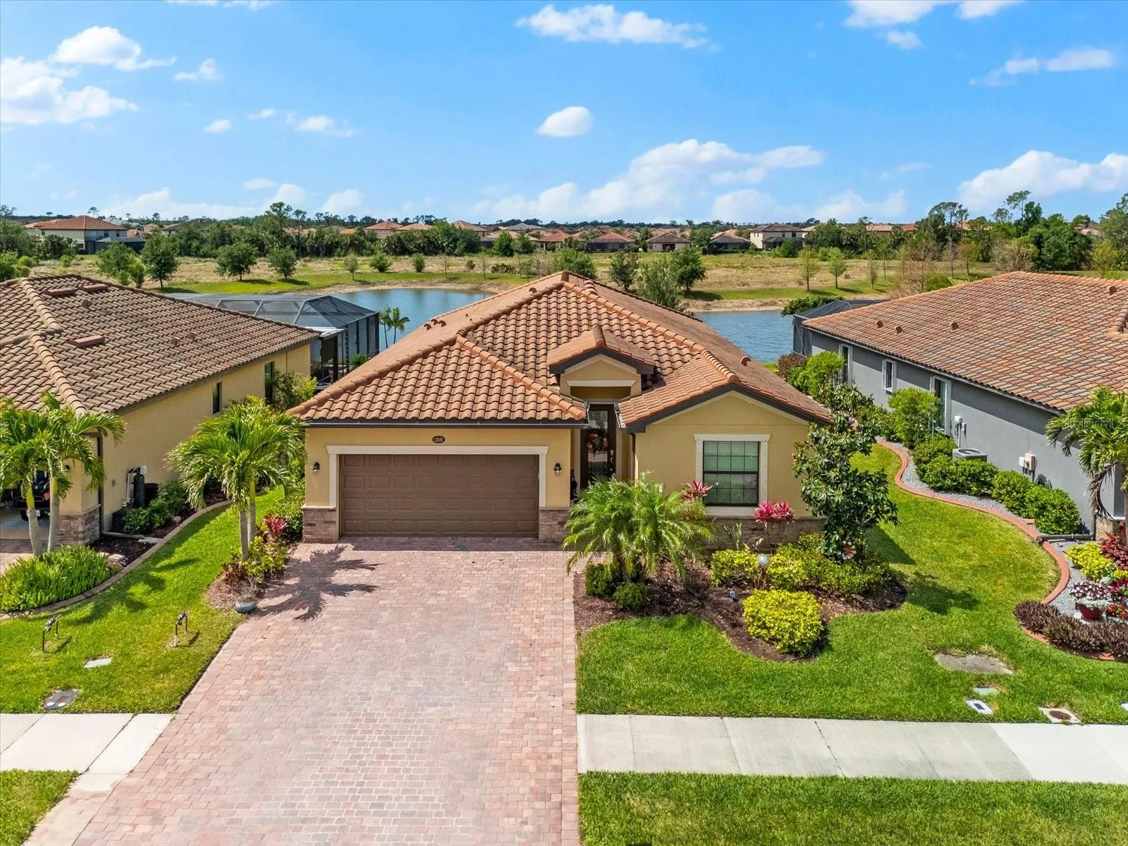 12501 CINQUETERRE DR