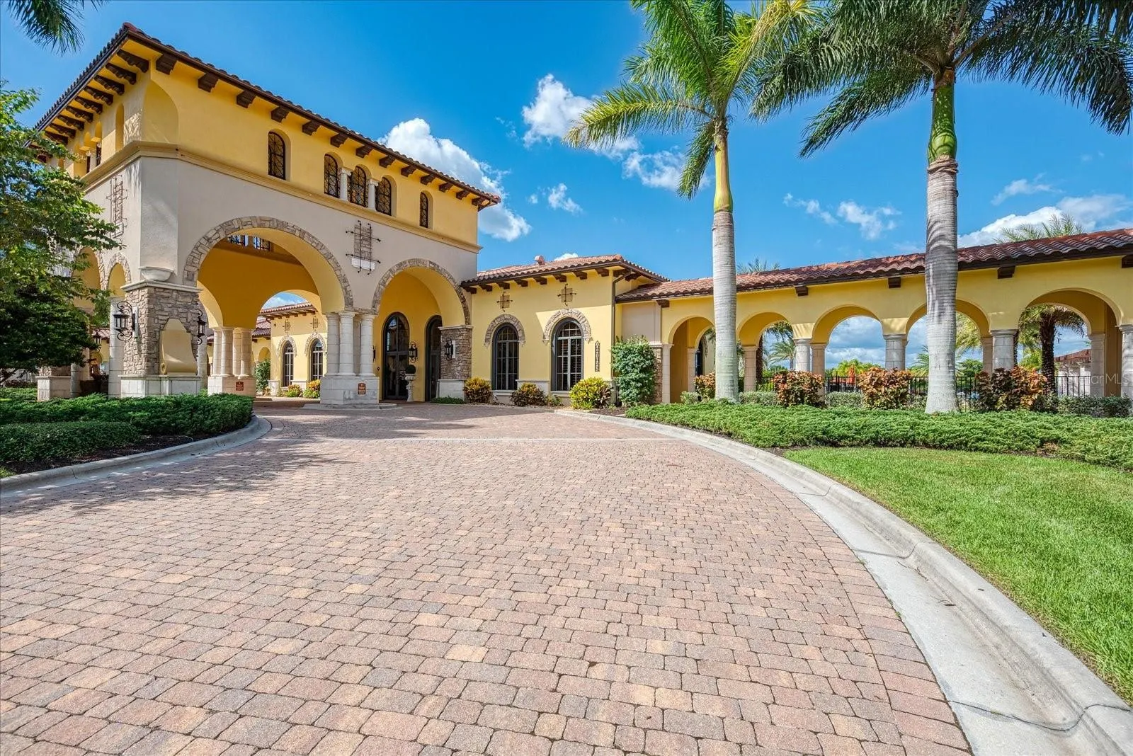 12501 CINQUETERRE DR