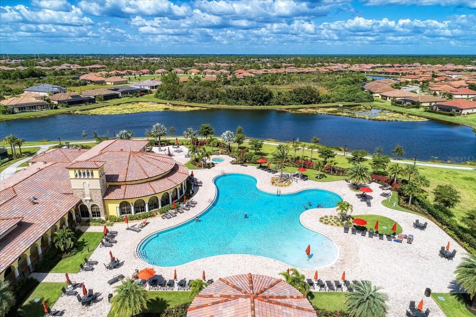 12501 CINQUETERRE DR