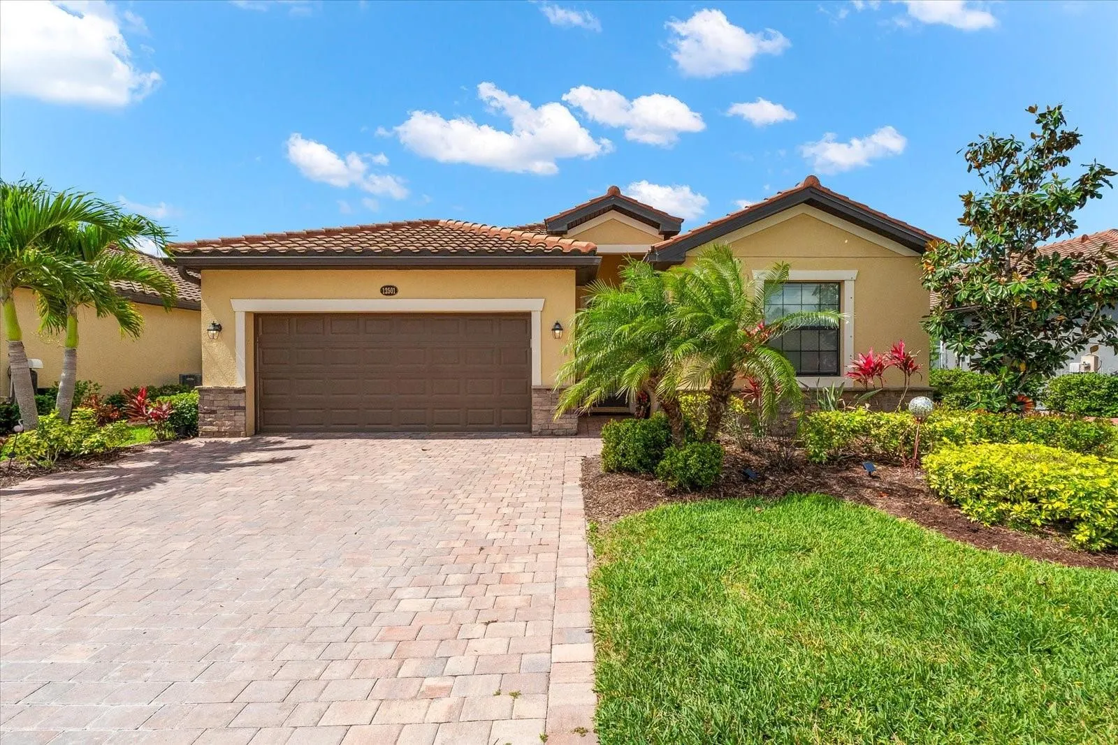 12501 CINQUETERRE DR