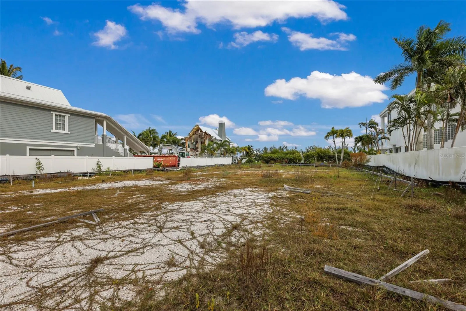 7094 LONGBOAT DR E
