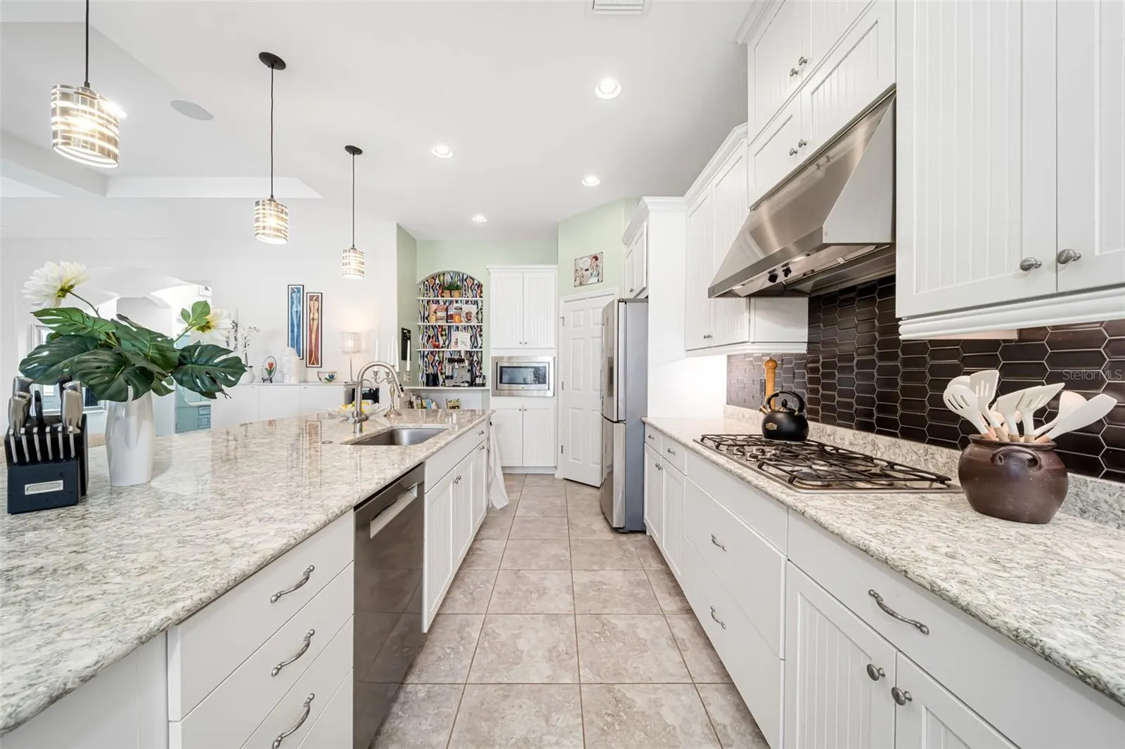 6195 ANISE DR