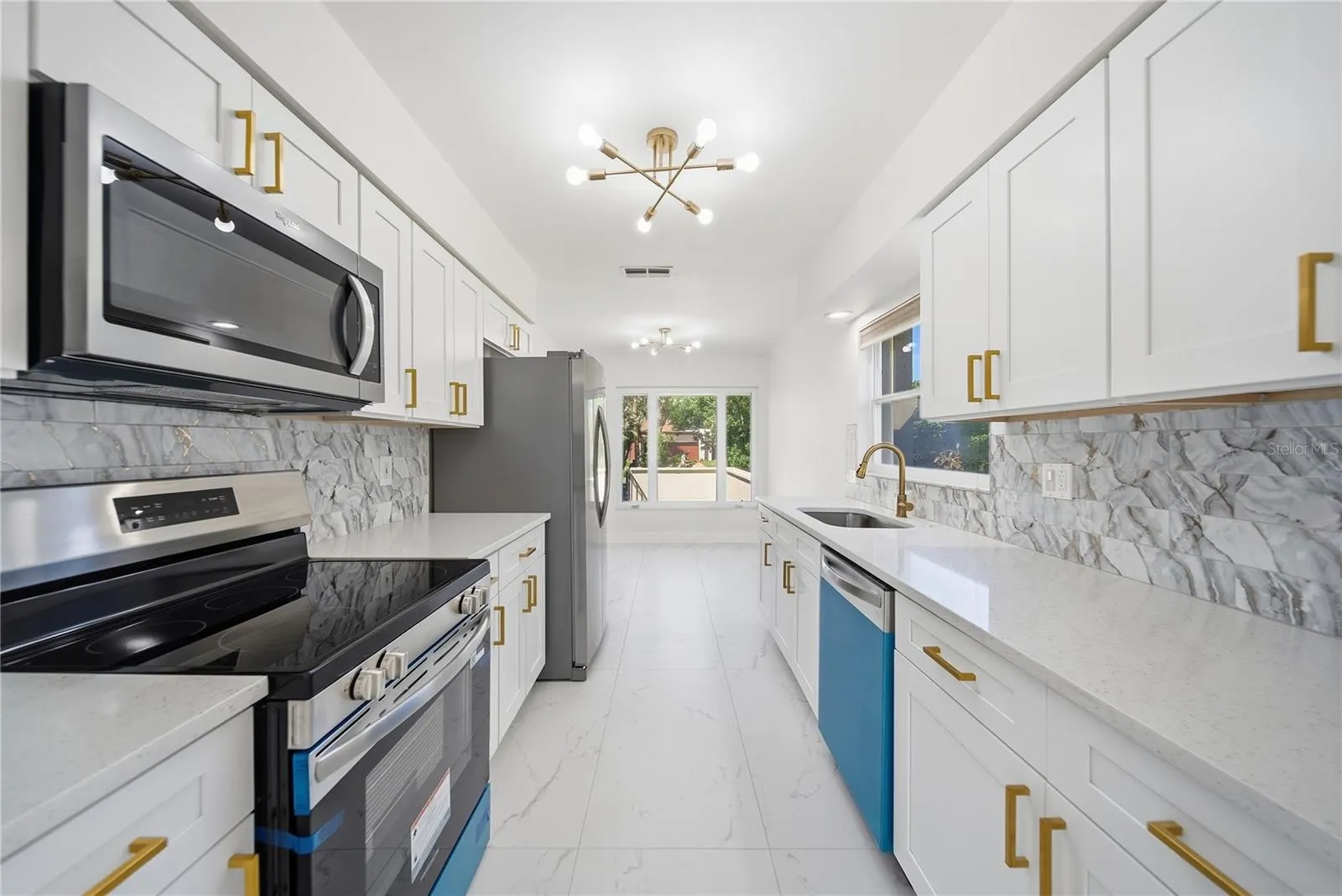 6203 COURTSIDE DR #21 #21