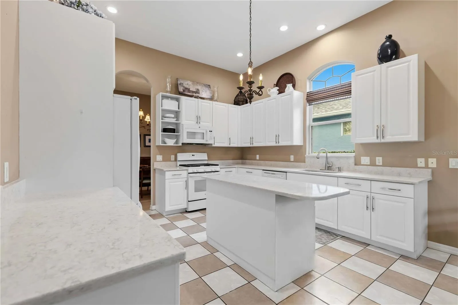 7907 ASHLEY CIR