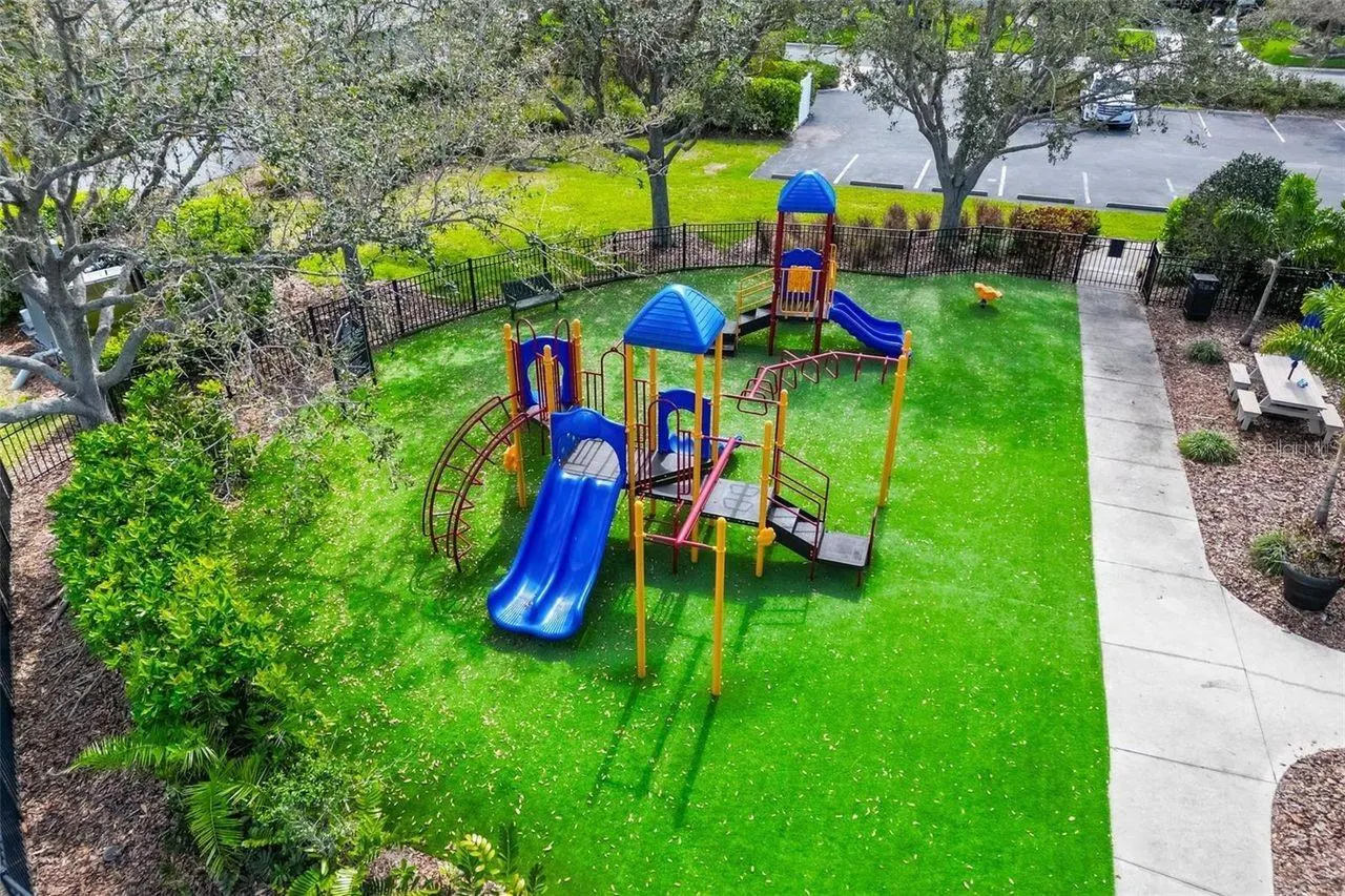 7907 ASHLEY CIR