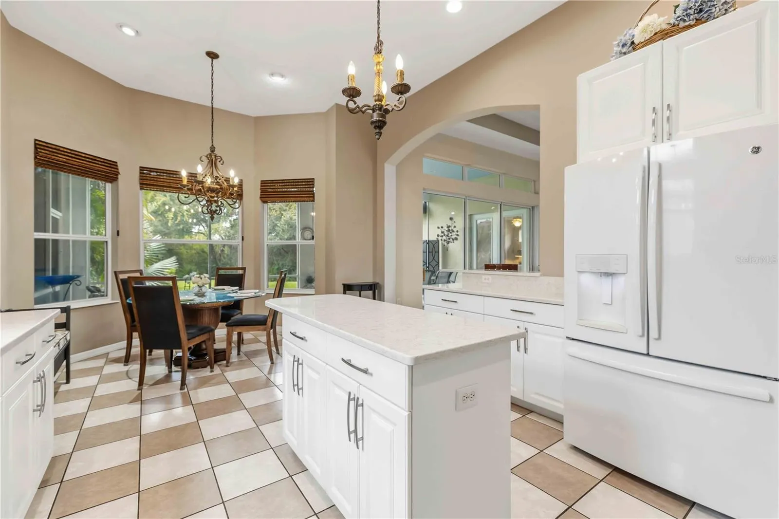 7907 ASHLEY CIR