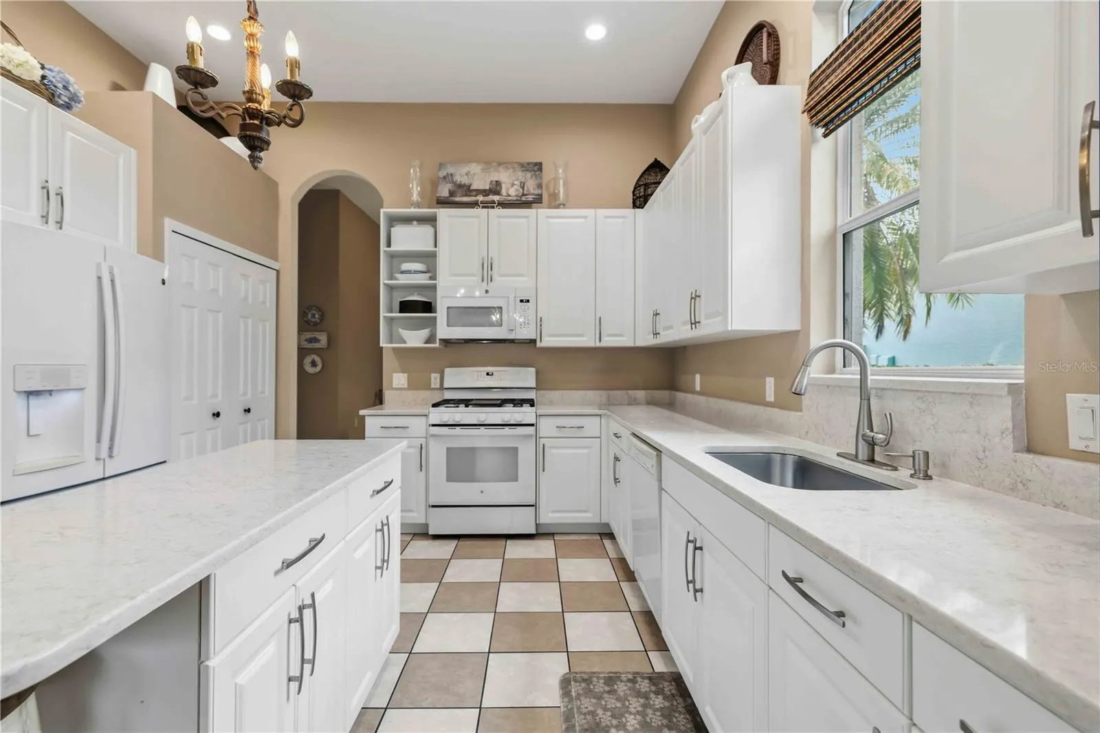 7907 ASHLEY CIR