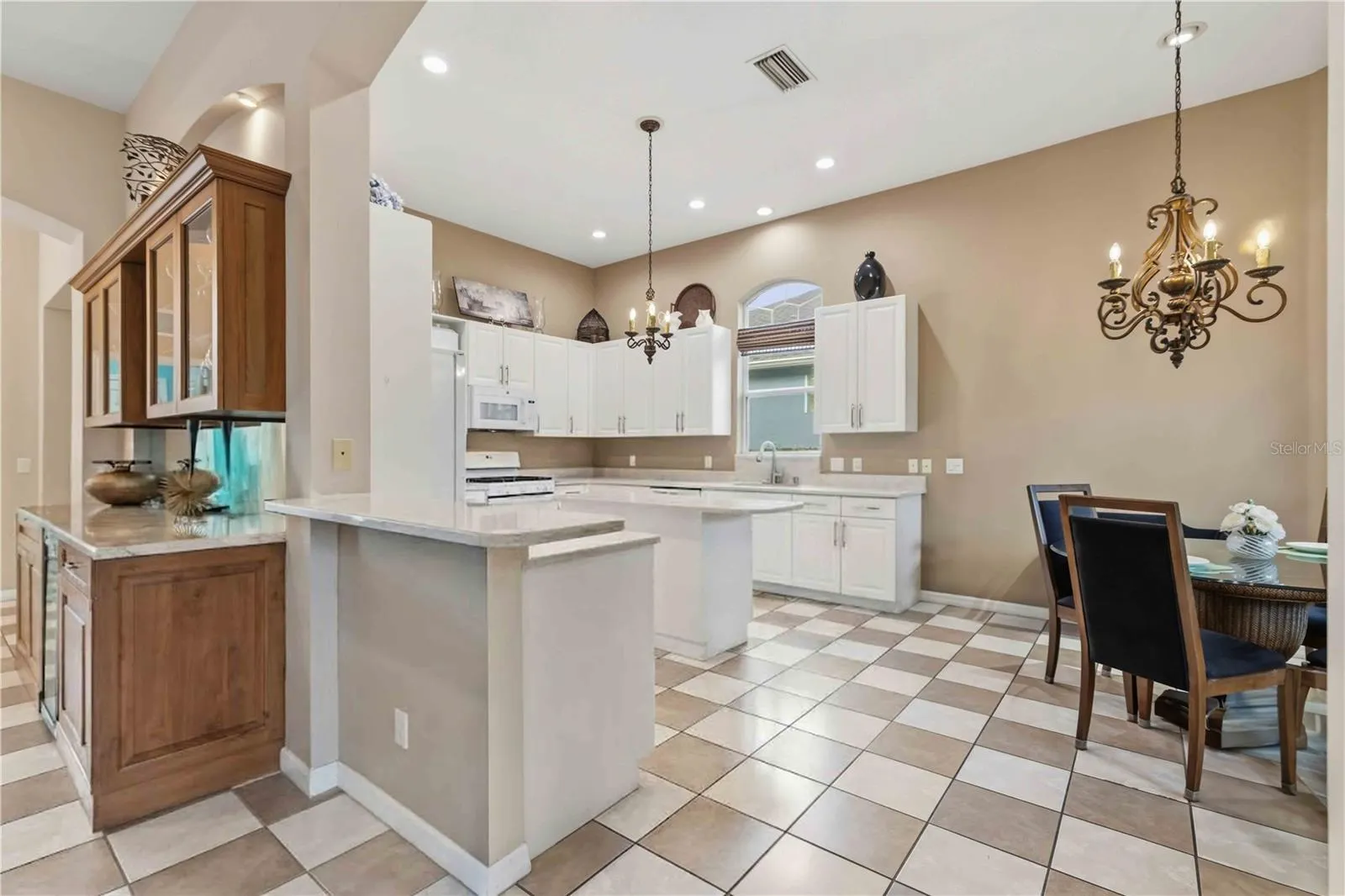 7907 ASHLEY CIR