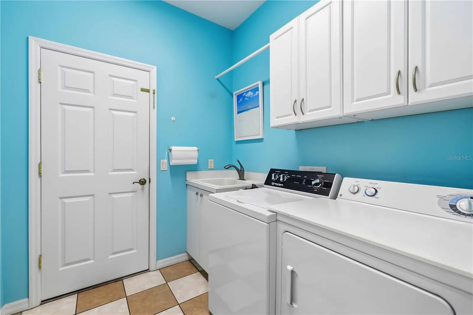 7907 ASHLEY CIR