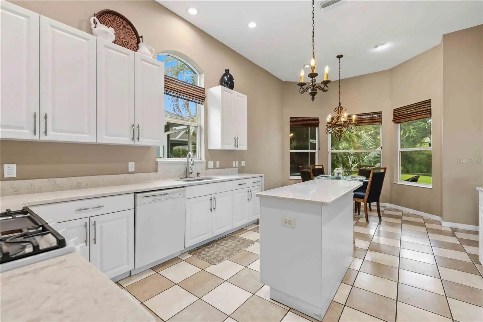 7907 ASHLEY CIR