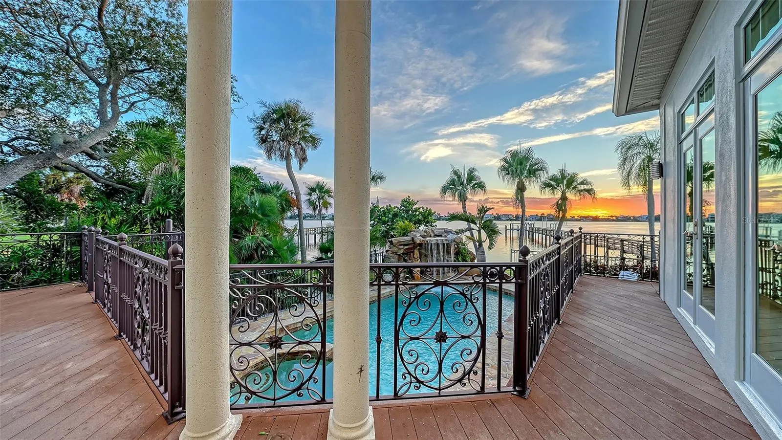 2115 LYCHEE LN