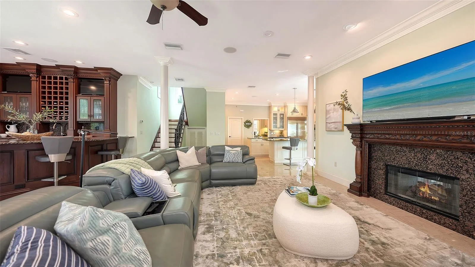 2115 LYCHEE LN