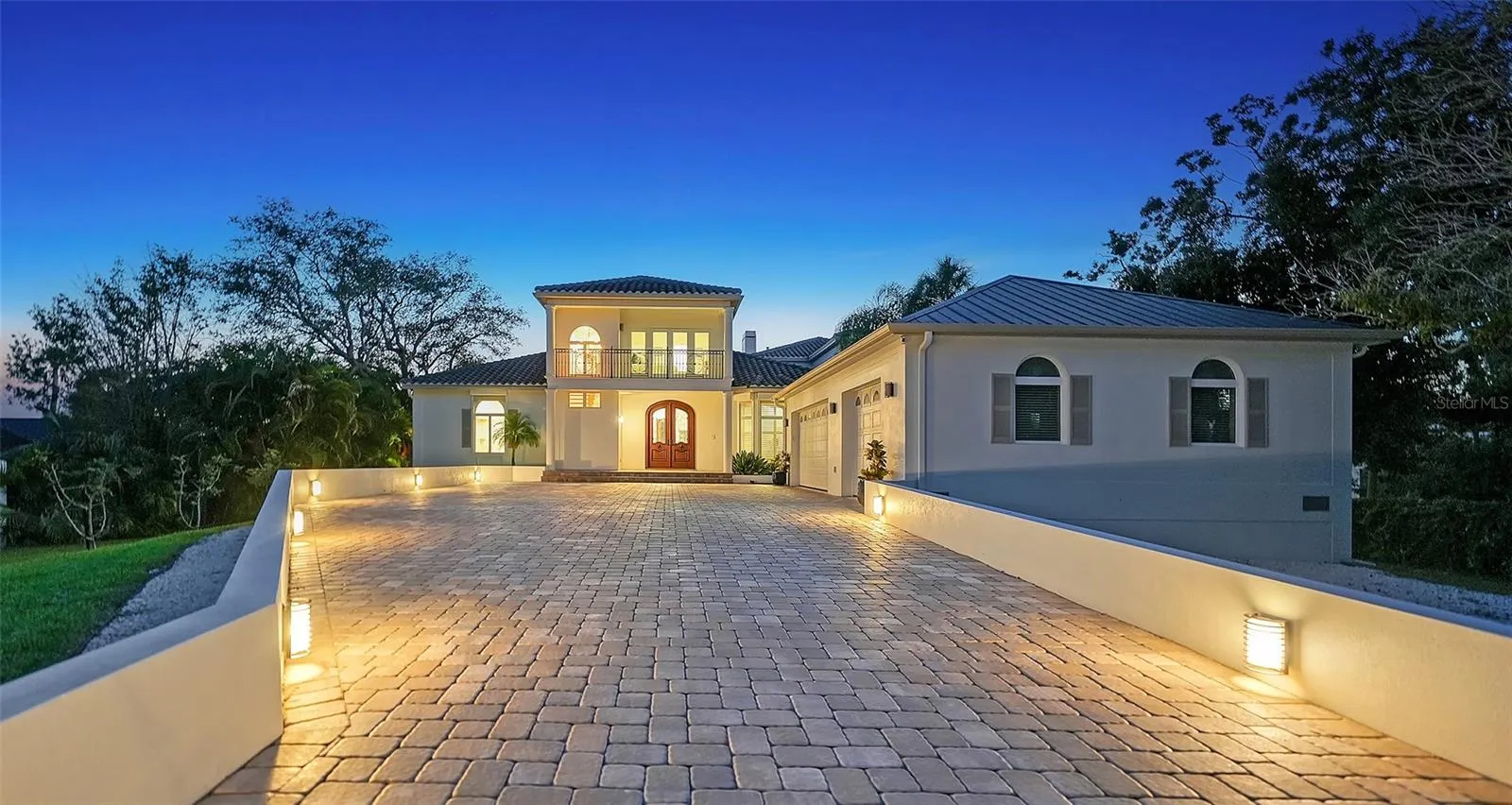 2115 LYCHEE LN