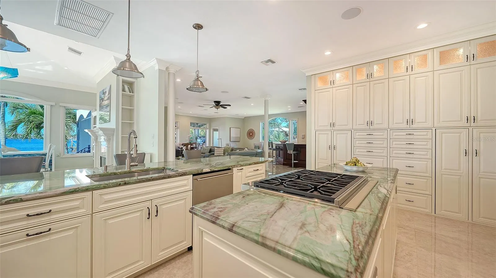 2115 LYCHEE LN