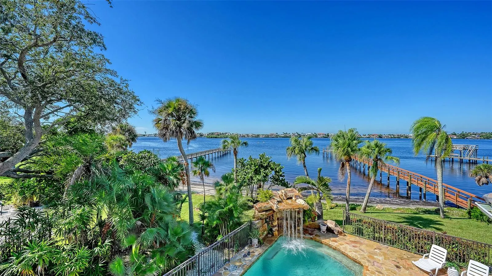 2115 LYCHEE LN