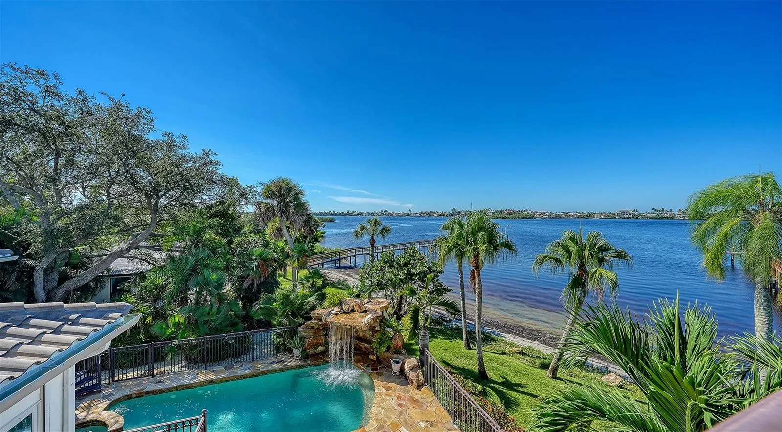 2115 LYCHEE LN