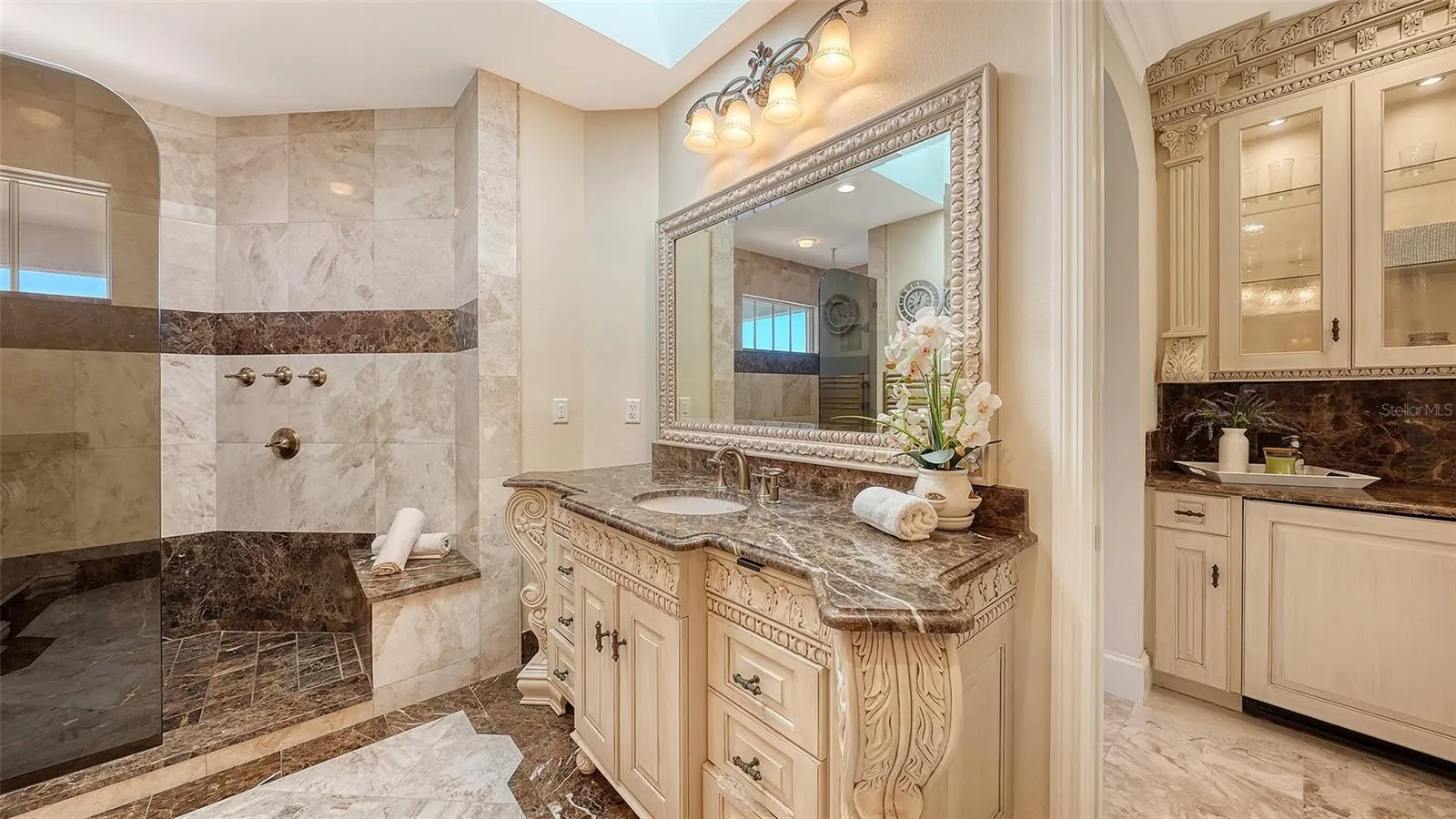 2115 LYCHEE LN