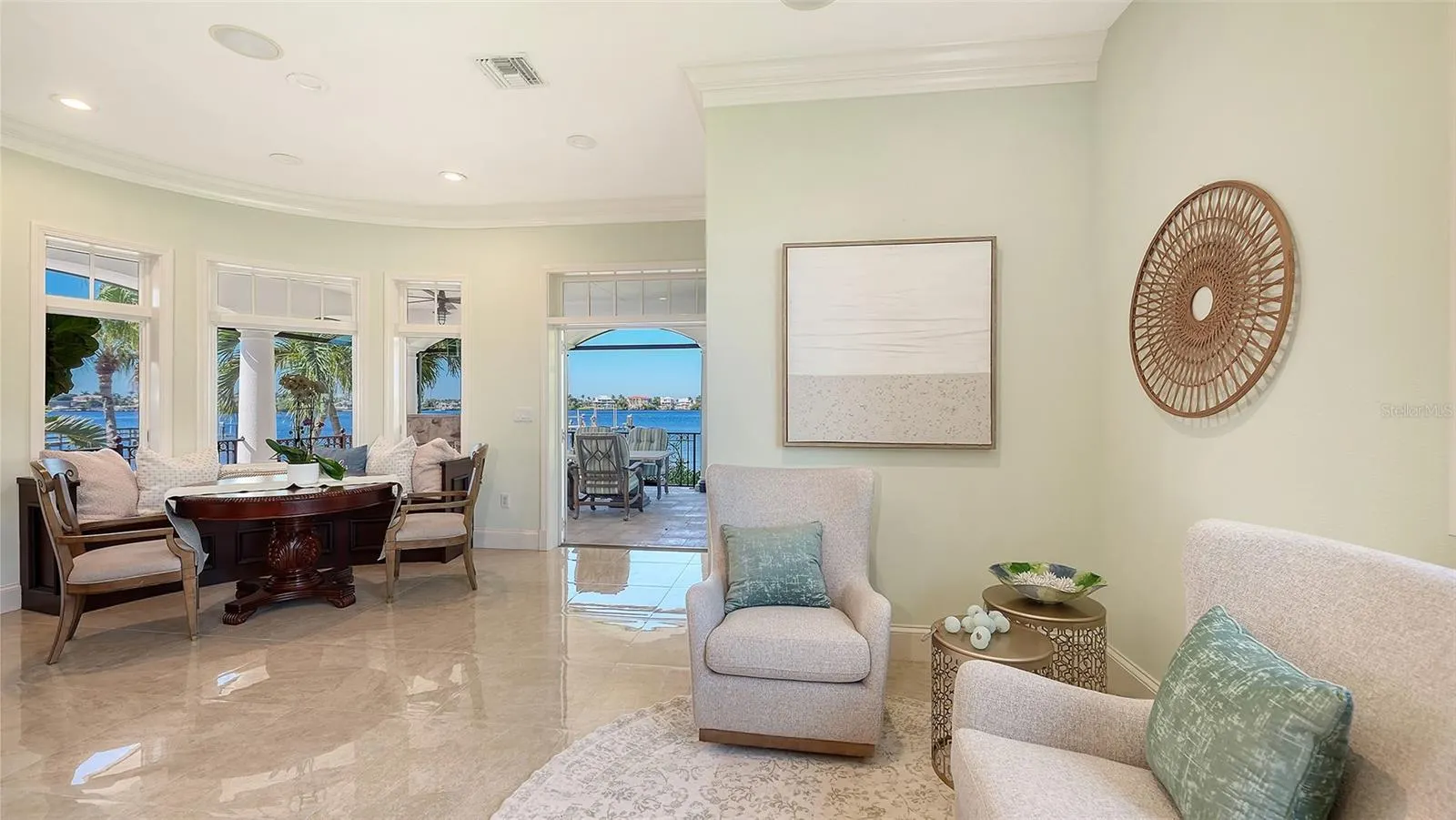 2115 LYCHEE LN