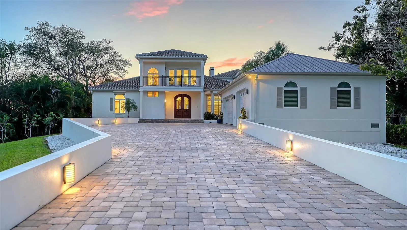 2115 LYCHEE LN