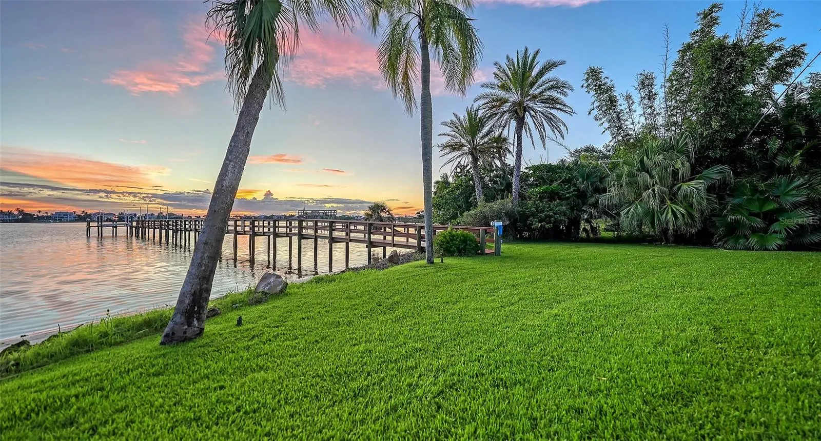 2115 LYCHEE LN