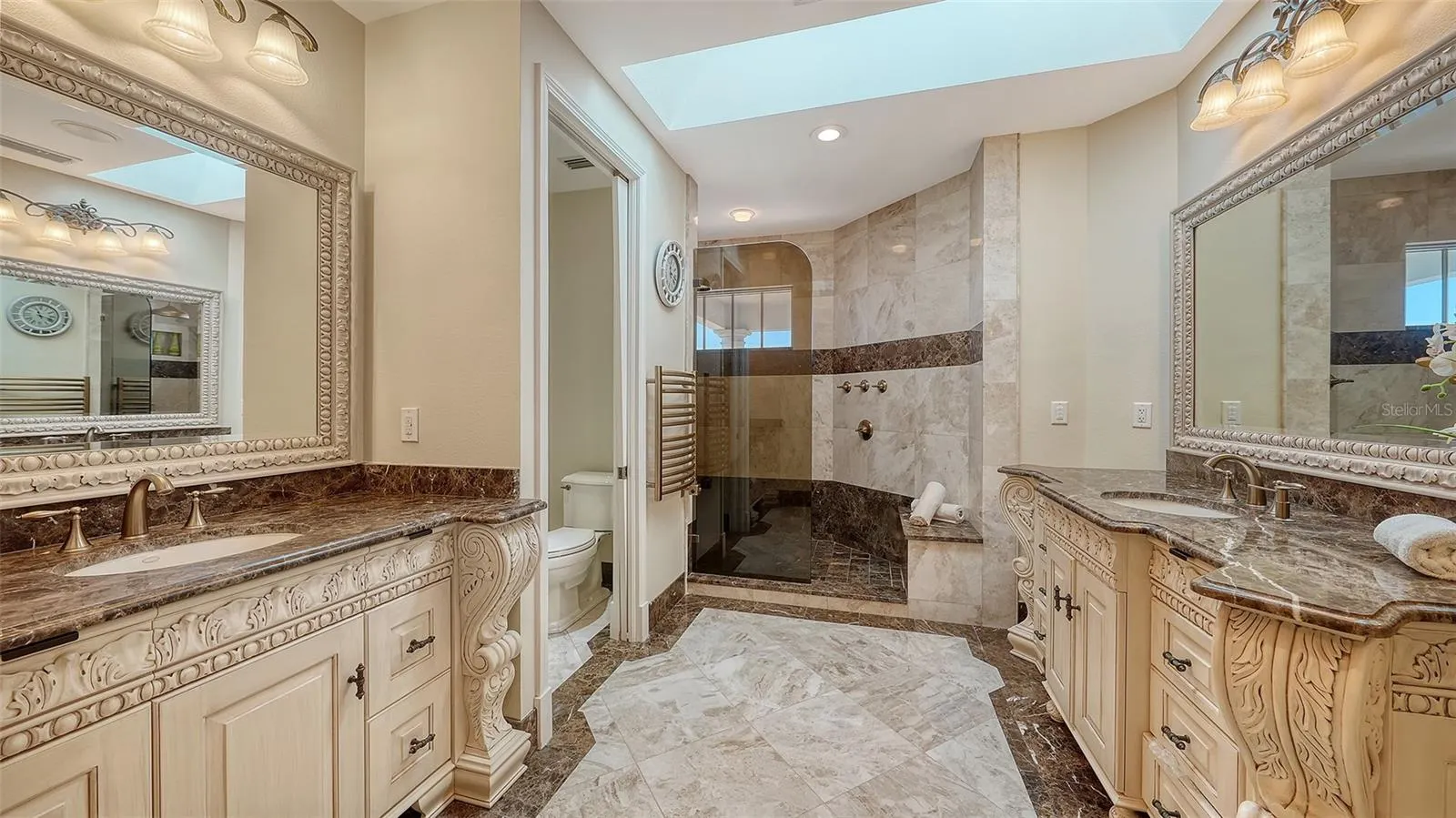 2115 LYCHEE LN