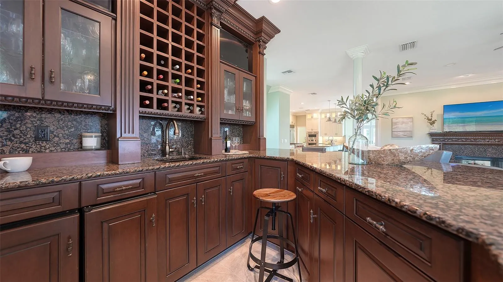 2115 LYCHEE LN
