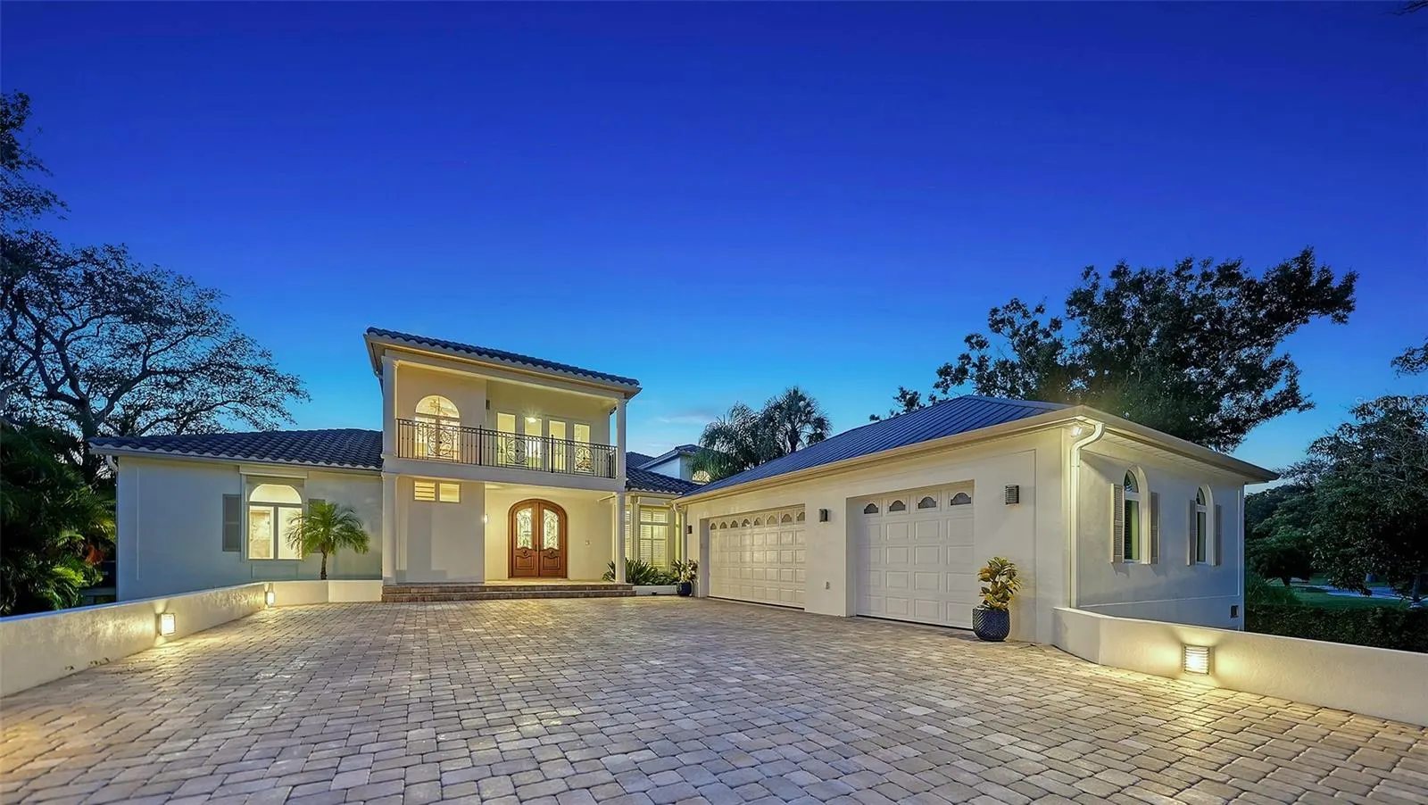 2115 LYCHEE LN