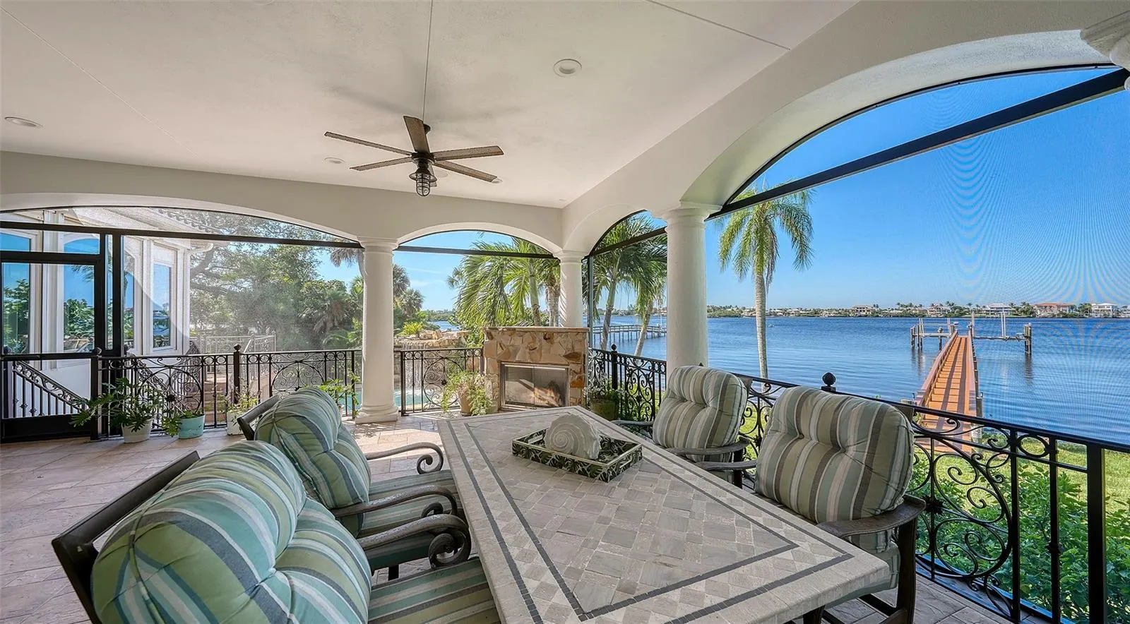 2115 LYCHEE LN