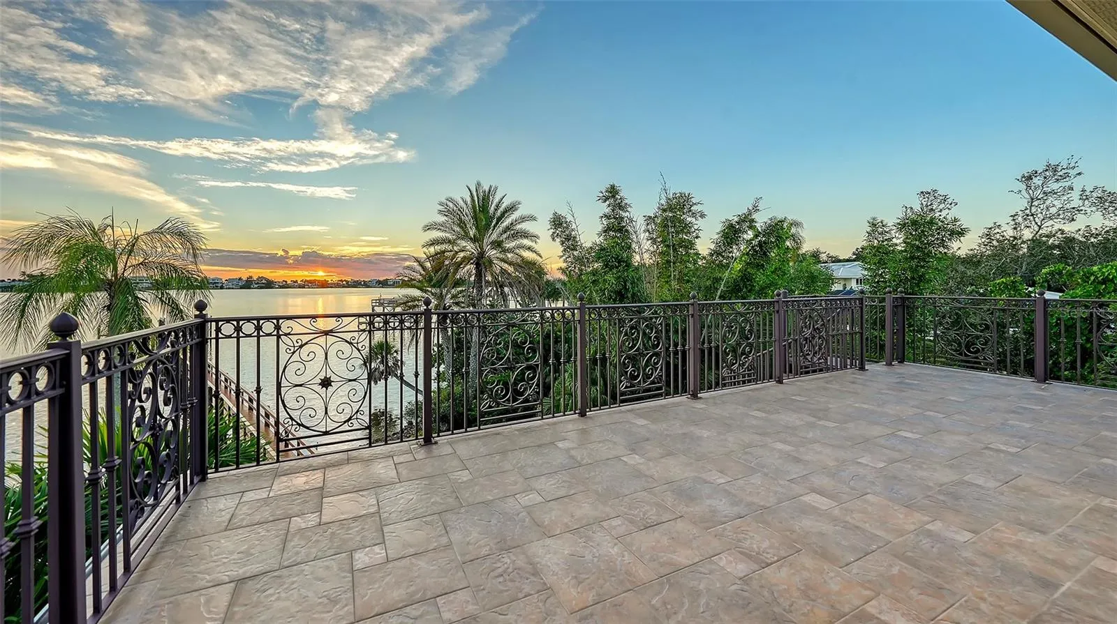 2115 LYCHEE LN