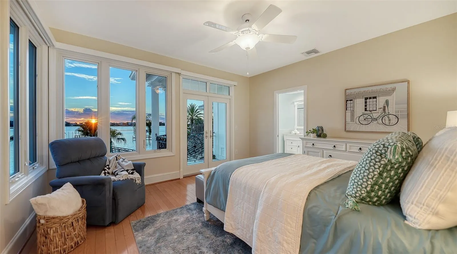 2115 LYCHEE LN