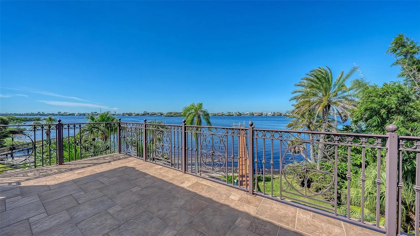 2115 LYCHEE LN