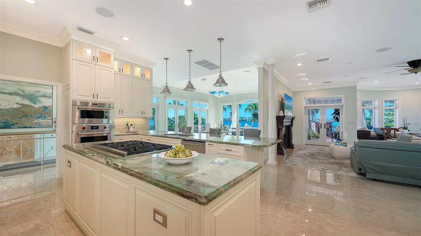 2115 LYCHEE LN