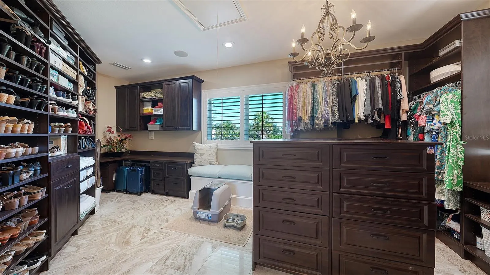 2115 LYCHEE LN