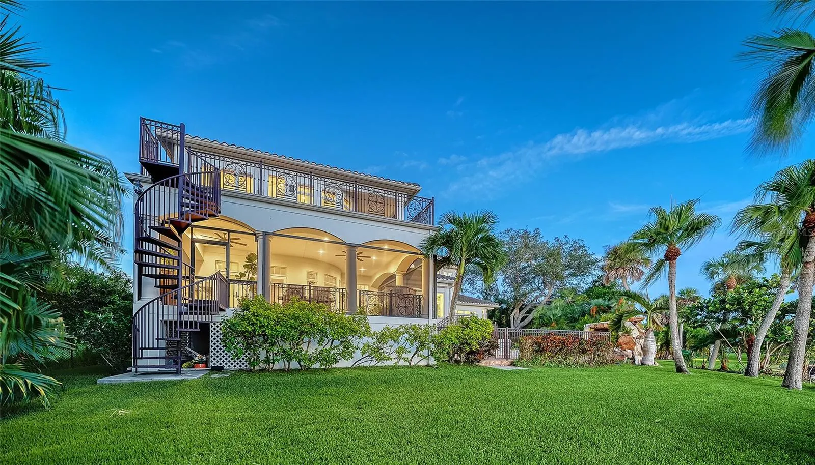 2115 LYCHEE LN