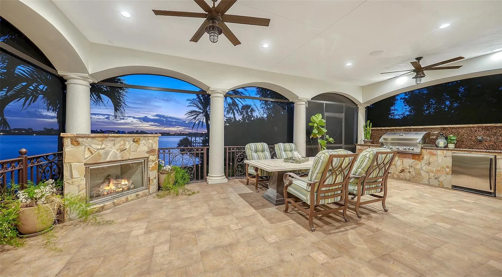 2115 LYCHEE LN