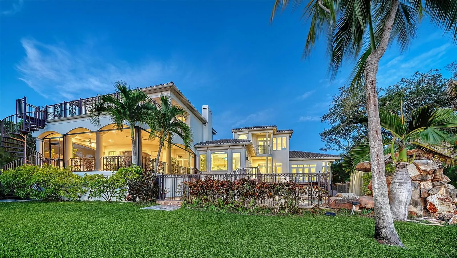 2115 LYCHEE LN