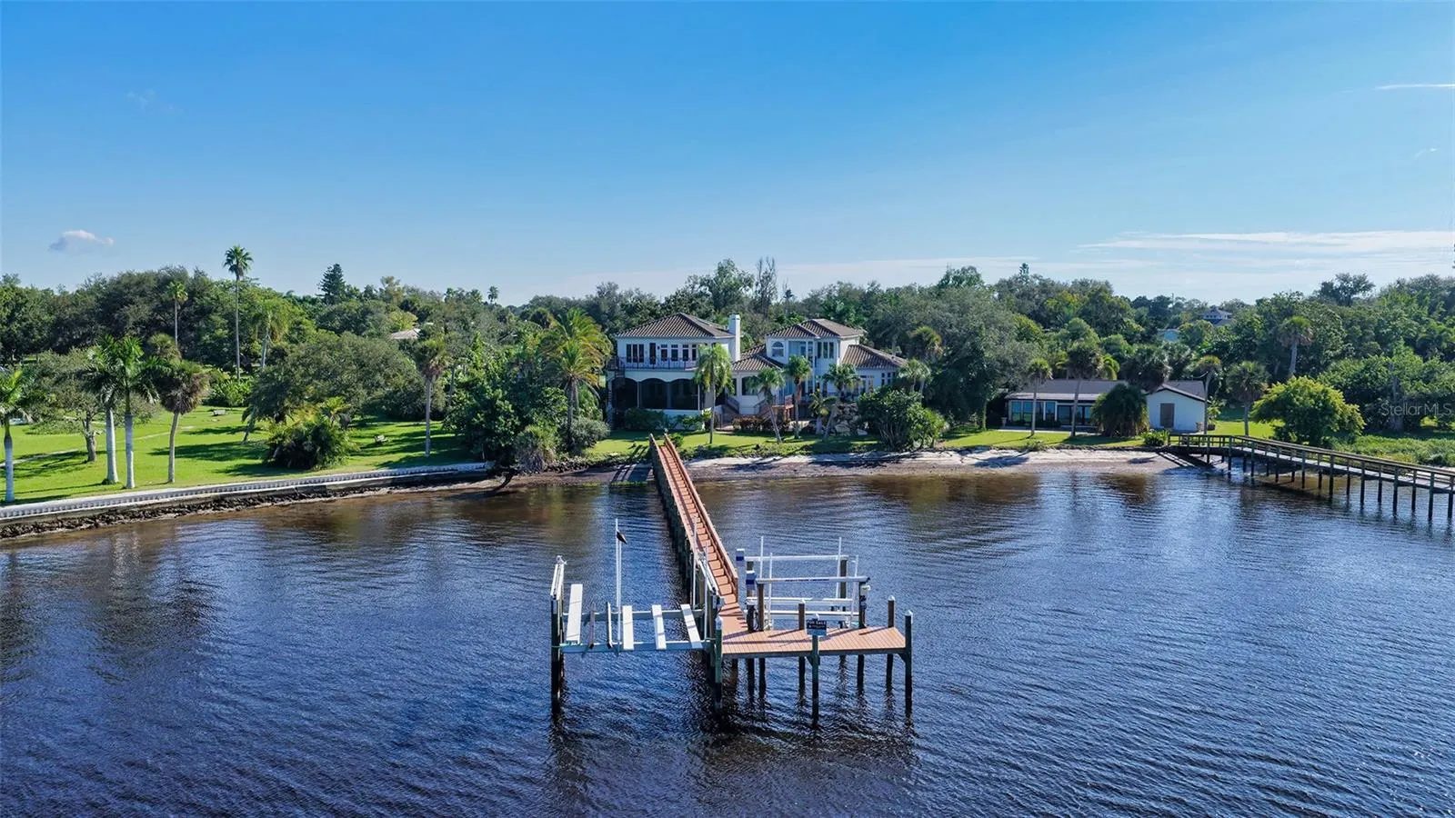 2115 LYCHEE LN