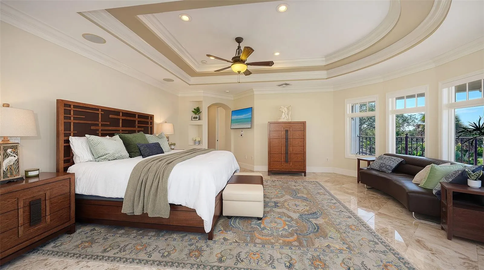 2115 LYCHEE LN