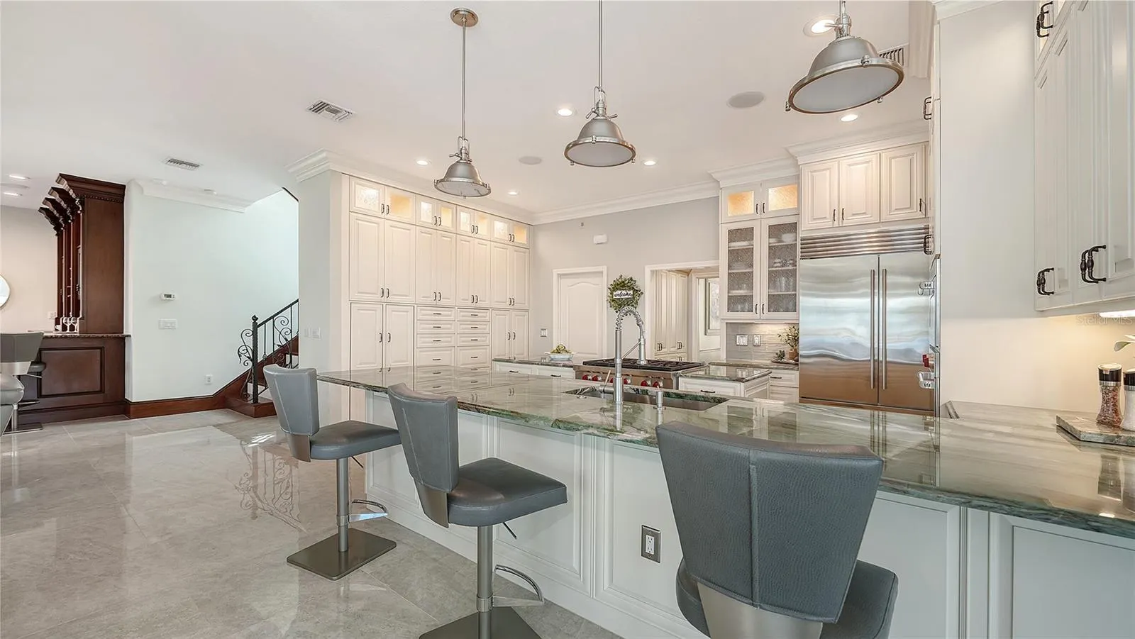 2115 LYCHEE LN