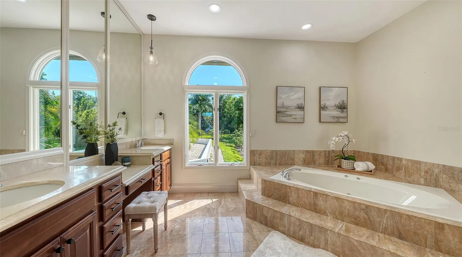 2115 LYCHEE LN