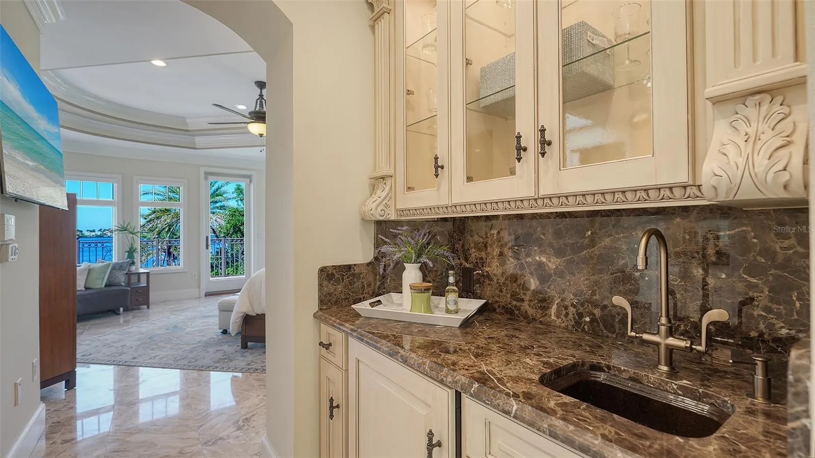 2115 LYCHEE LN